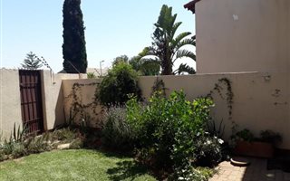 2 Bedroom House in Sundowner