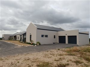 5 Bedroom House in Long Acres