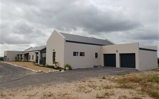 5 Bedroom House in Long Acres