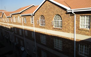 1 Bedroom Townhouse in Ravenswood