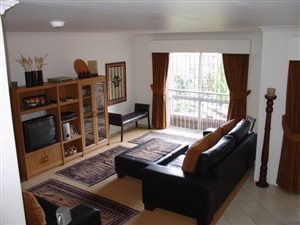 3 Bed Duplex in Waterkloof Heights