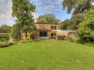 3 Bedroom House in Bramley