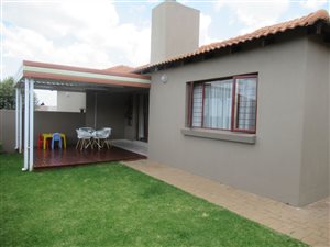 2 Bed Townhouse in Thatchfield