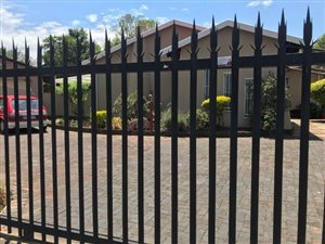 4 Bed House in Brackendowns