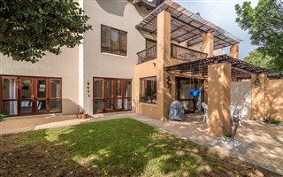 2 Bedroom Apartment in Lonehill