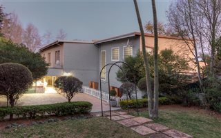 4 Bedroom House in Sundowner