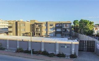 1 Bedroom Apartment in St Georges Park