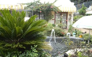 1 Bedroom Garden Cottage in Hurlingham Manor