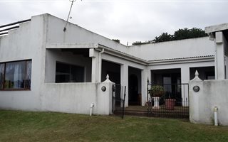 4 Bedroom House in Elysium