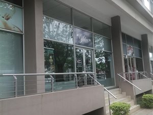 90 m² Commercial space in New Town Centre
