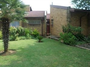4 Bed House in Lourenspark