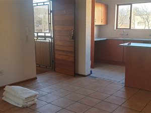 2 Bed Simplex in Waterkloof Ridge