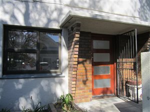2 Bed Apartment in Strand Central