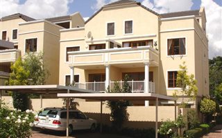 2 Bedroom Apartment in Saxonwold