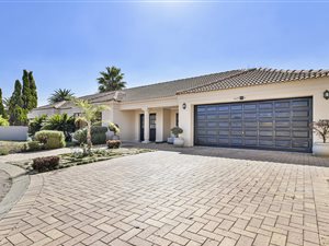 4 Bed House in Dainfern Ridge