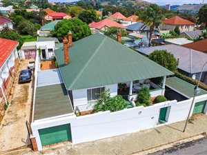 3 Bed House in Kensington