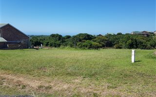 754 m² Land available in Cove Rock