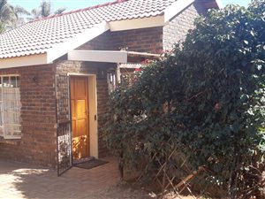 3 Bed House in Flora Park