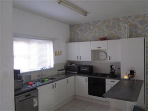 2 Bed Apartment in Emfuleni Golf Estate
