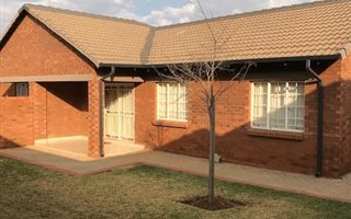 3 Bedroom Simplex in Monavoni