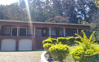 3 Bedroom House in Manors
