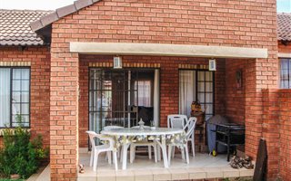 3 Bedroom Townhouse in Moreleta Park