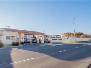 3 Bed Apartment in Gordons Bay Central