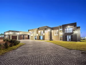 6 Bed House in Mooikloof Estate