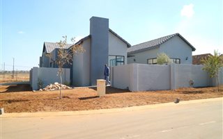 3 Bedroom House in Midstream Meadows