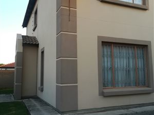 3 Bed House in Rosslyn
