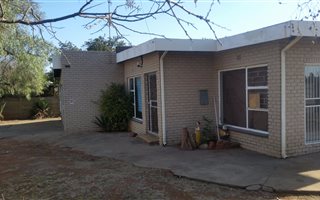 3 Bedroom House in Kookrus