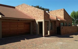 3 Bedroom Cluster in New Redruth