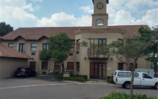 900 m² Commercial space in Bryanston