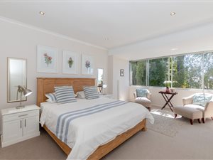 2 Bed Apartment in Wynberg Upper