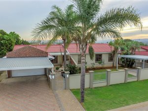 5 Bed House in Campher Park