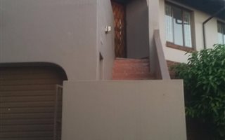 3 Bedroom Simplex in Amanzimtoti