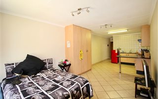 1 Bedroom Apartment in Leeuwenhof Estate