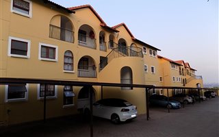 Bachelor apartment in Sundowner