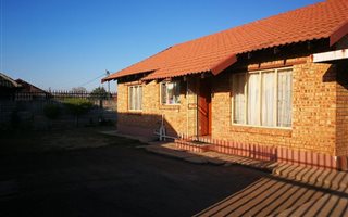 3 Bedroom House in Oos-Einde