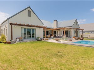 4 Bed House in Kingswood Golf Estate