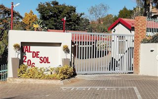 2 Bedroom Townhouse in Waterkloof Park