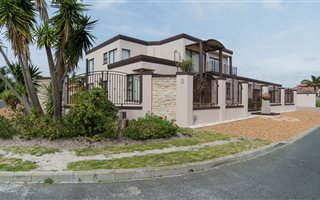 4 Bedroom House in Rouxville