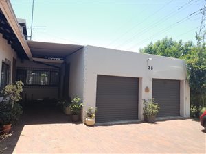 3 Bed House in Kew