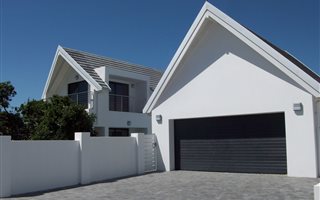 4 Bedroom House in St Francis Bay