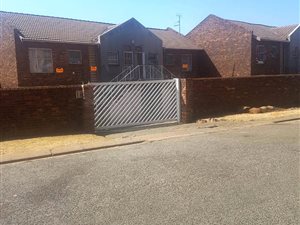 2 Bed Townhouse in Naturena