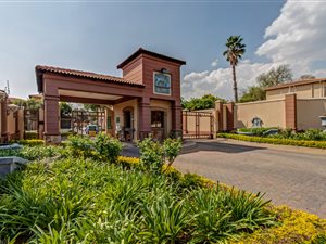 2 Bed Apartment in Douglasdale