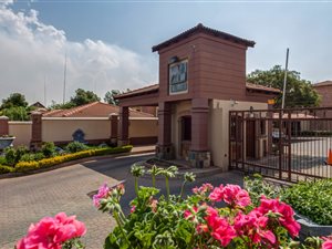 2 Bed Apartment in Douglasdale