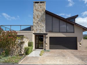 4 Bed House in Arabella Country Estate