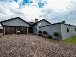3 Bed House in Thatchfield