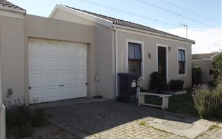 2 Bedroom House in Onverwacht